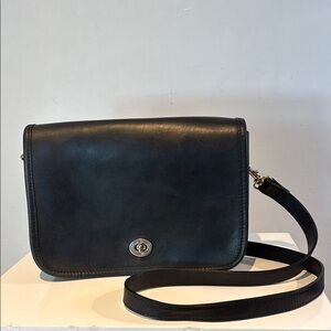 Vintage black leather crossbody flap front bag/purse